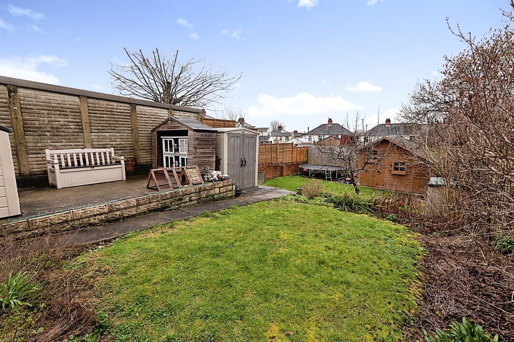 Property photo 2 of 16