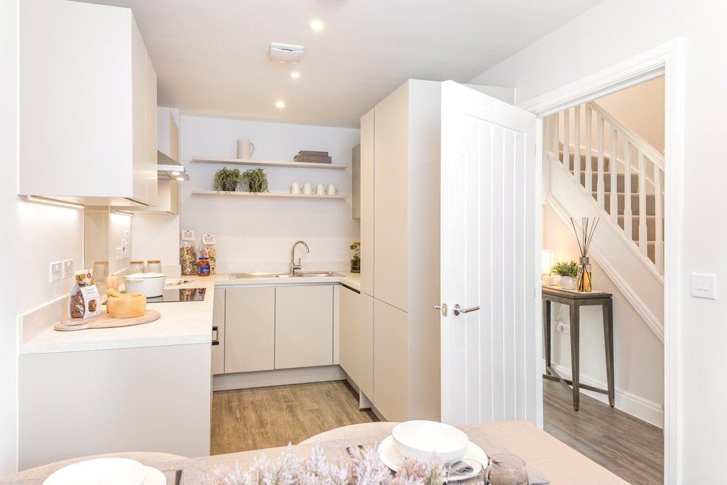 Property photo 3 of 10 Kitchen