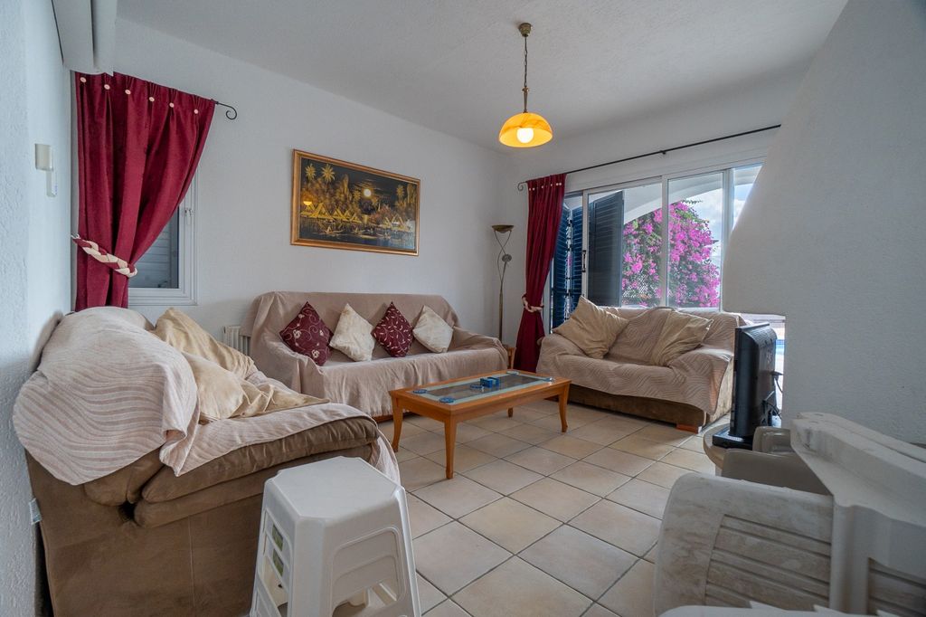 Property photo 3 of 39