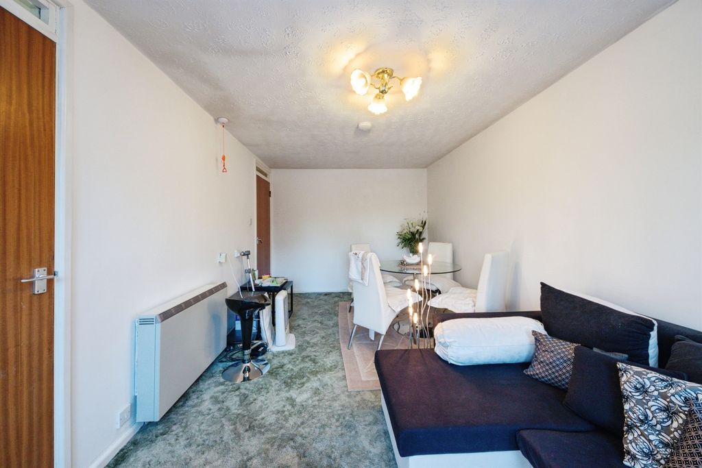 Property photo 2 of 14