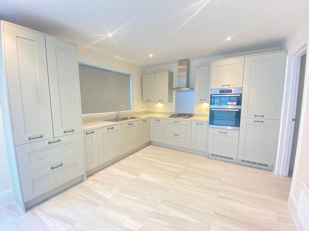 Property photo 2 of 23 Kitchen Diner