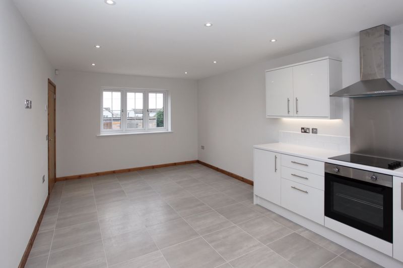 Property photo 3 of 21 Photo 9