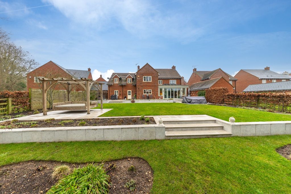 Property photo 3 of 33 4829916