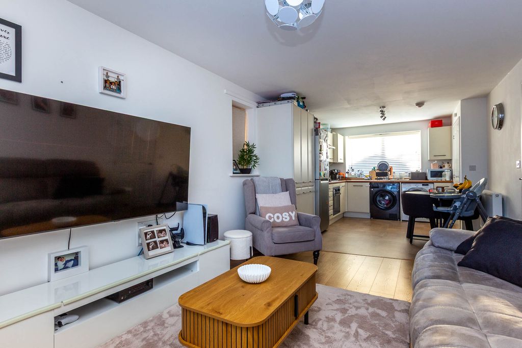 Property photo 2 of 9 Lounge/Dining/Kitchen