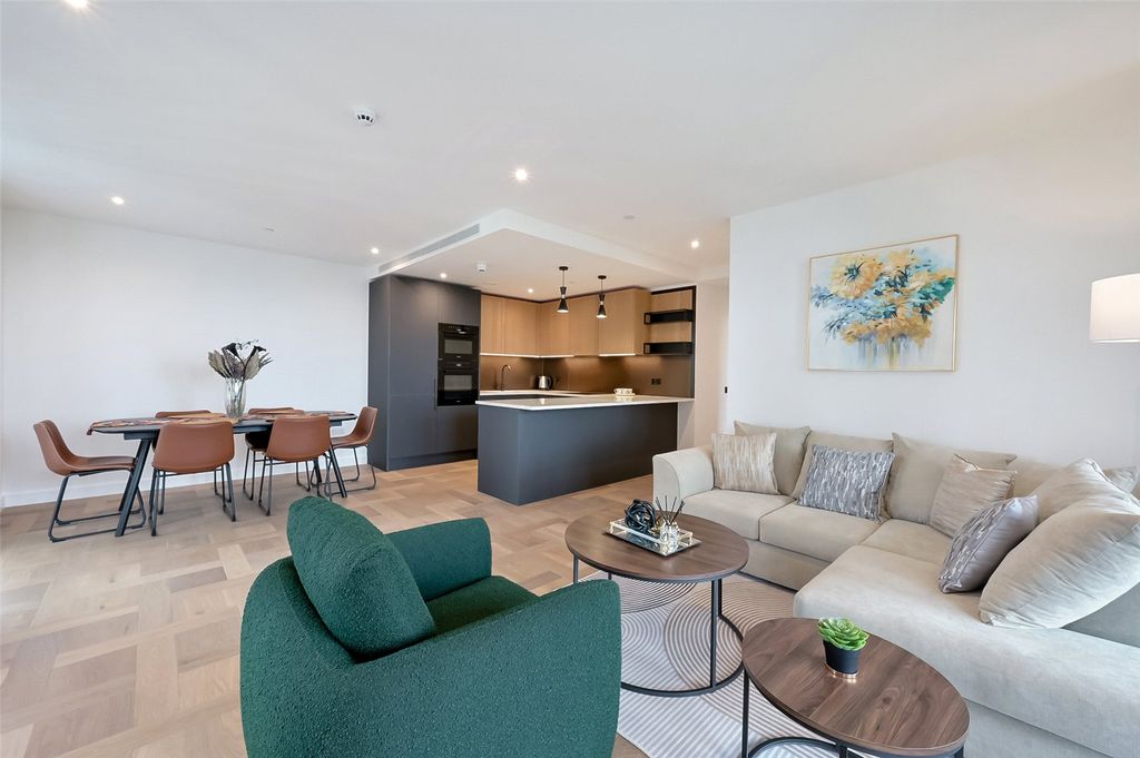 Property photo 1 of 19 Boxwood Gardens
