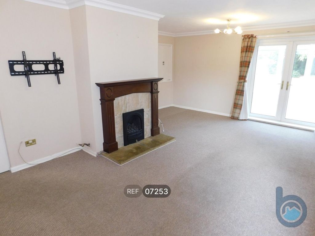 Property photo 2 of 26 Living Room