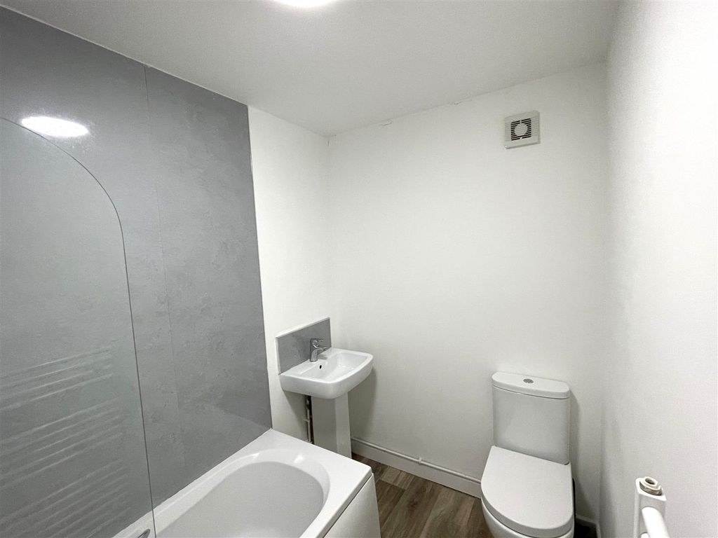 Property photo 2 of 5 Bathroom 2.Jpg