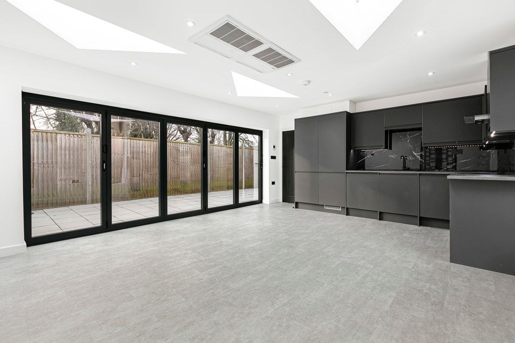Property photo 1 of 16 Reception/Kitchen
