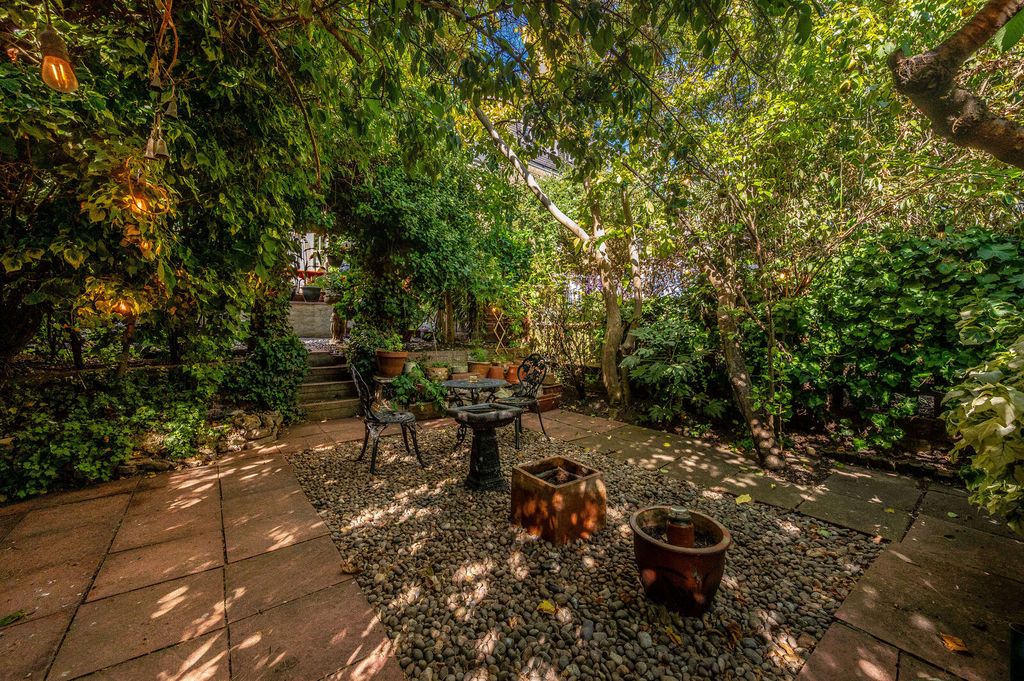Property photo 3 of 31