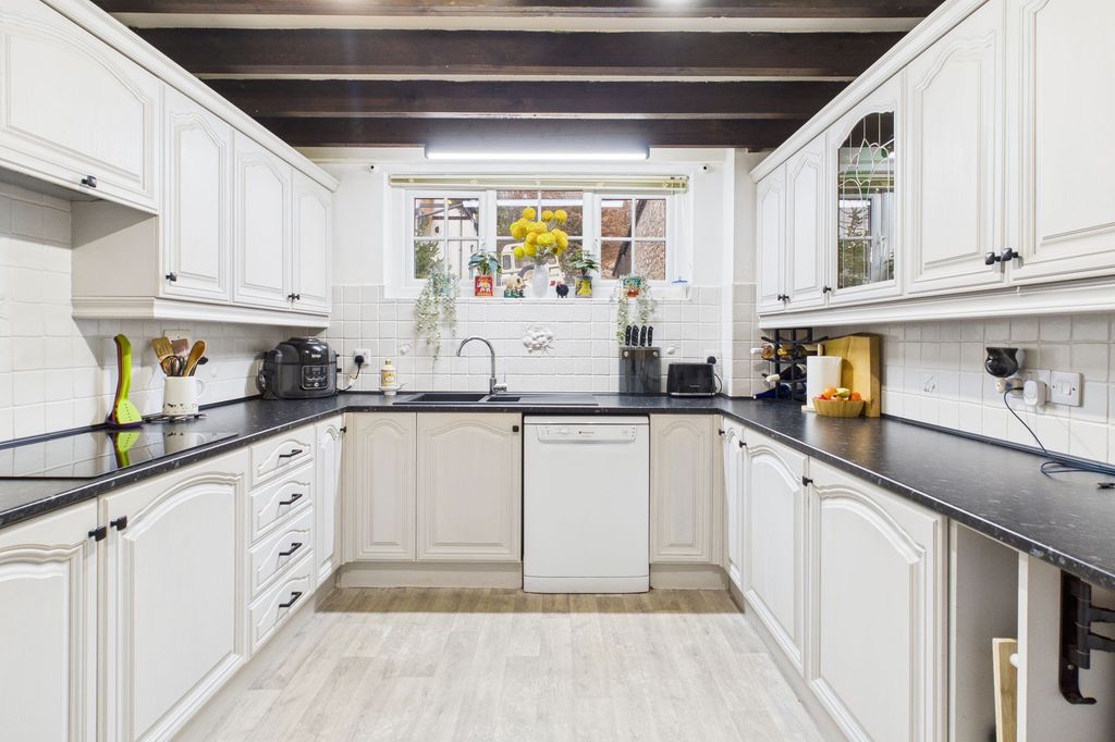 Property photo 2 of 24