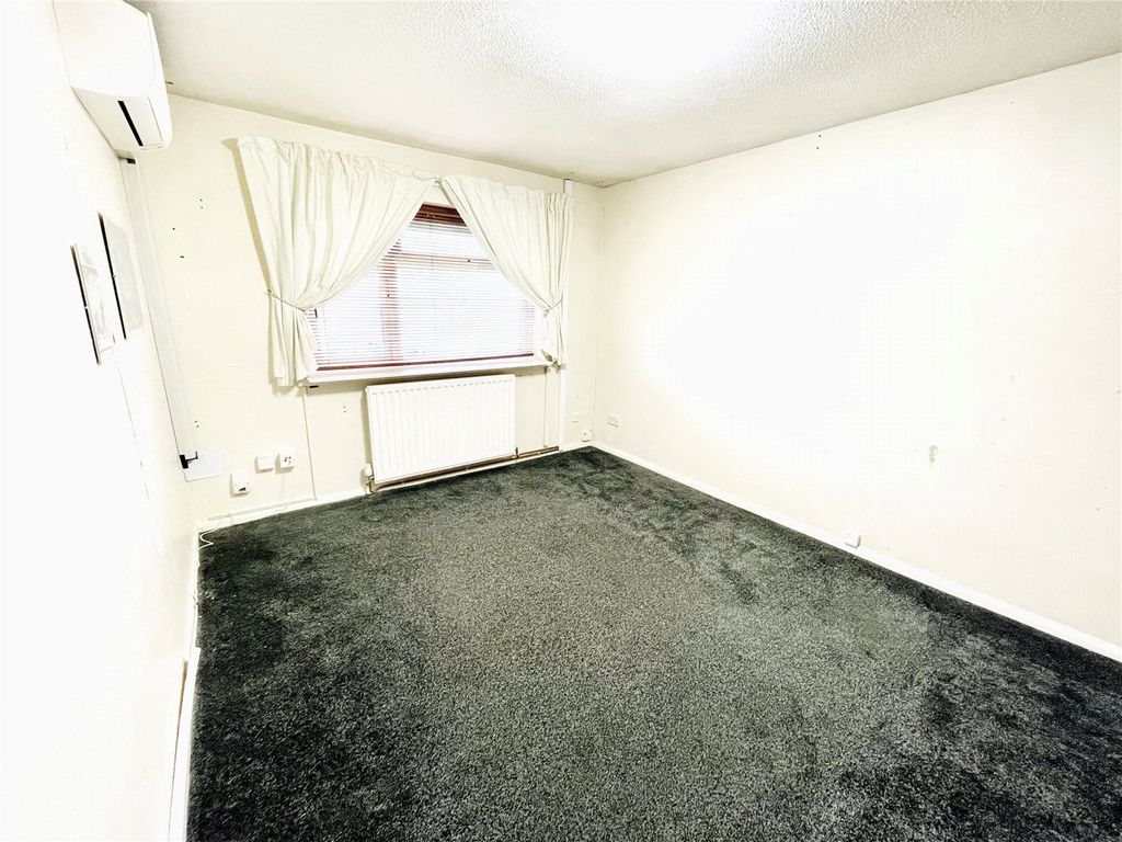 Property photo 3 of 13 Picture No. 16