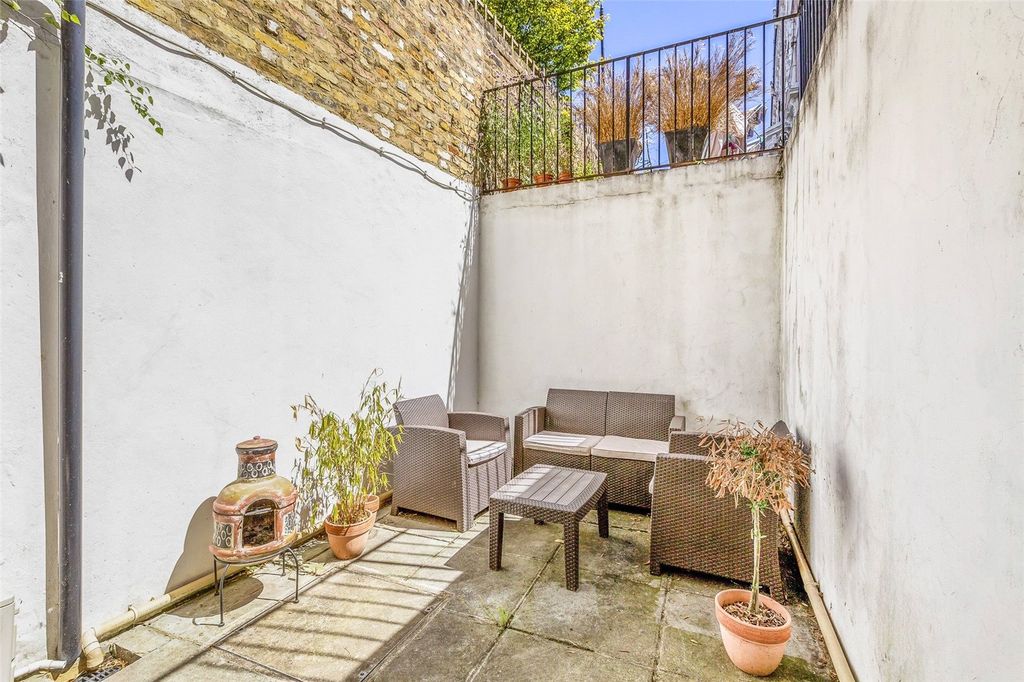 Property photo 2 of 11 Picture No. 17