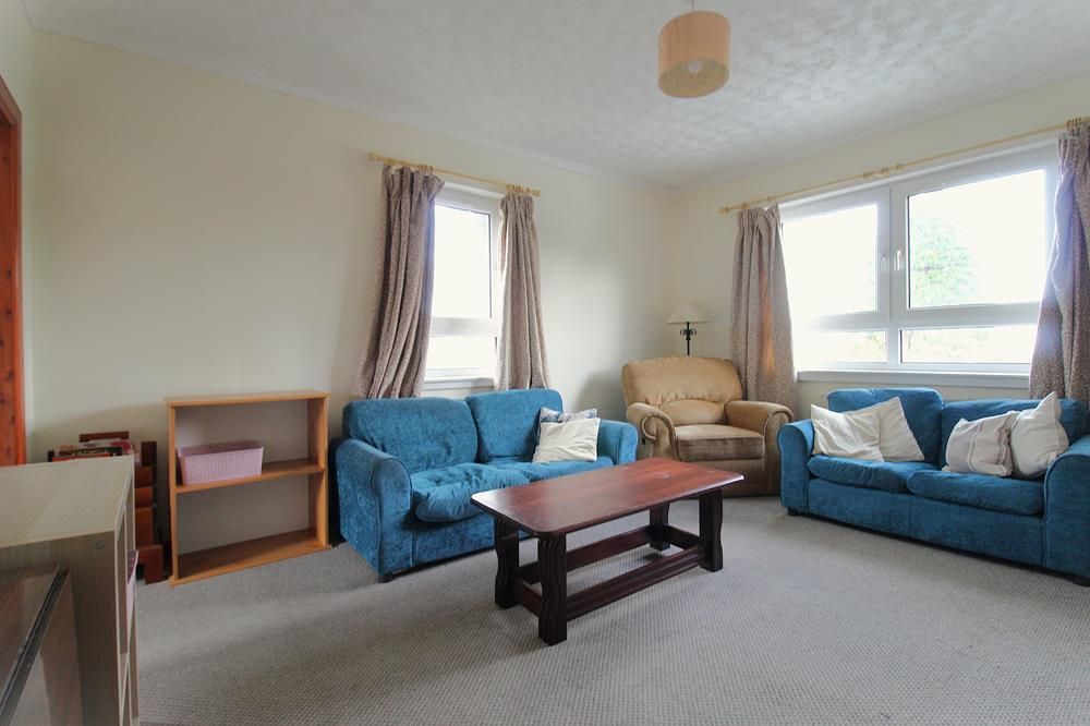 Property photo 3 of 11 Lounge