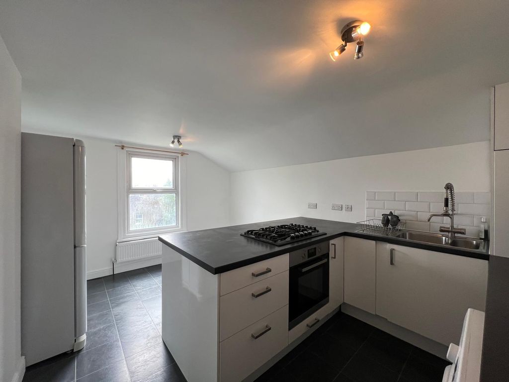 Property photo 3 of 11 Kitchen / Diner