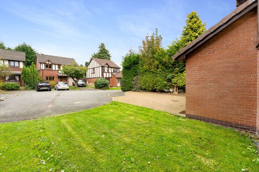 Property photo 2 of 37 4132131