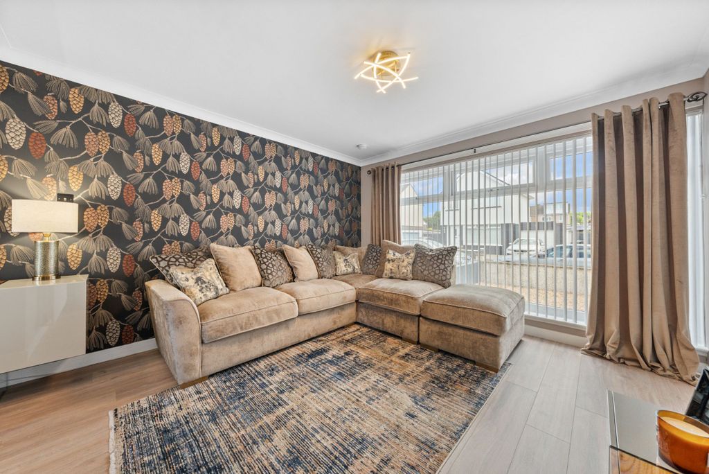 Property photo 2 of 35