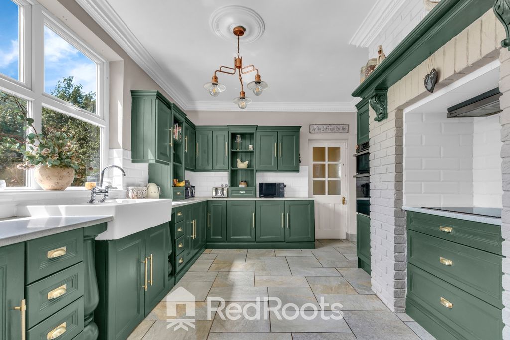 Property photo 3 of 58 4438343