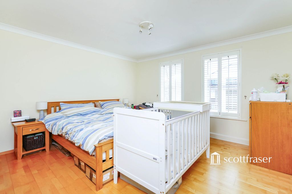 Property photo 3 of 5 4
