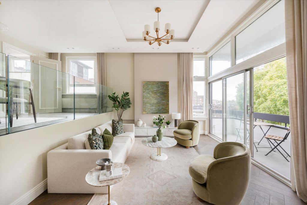 Property photo 2 of 18 Image