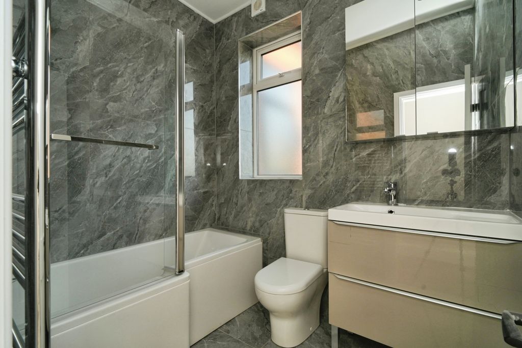 Property photo 3 of 15 Bathroom
