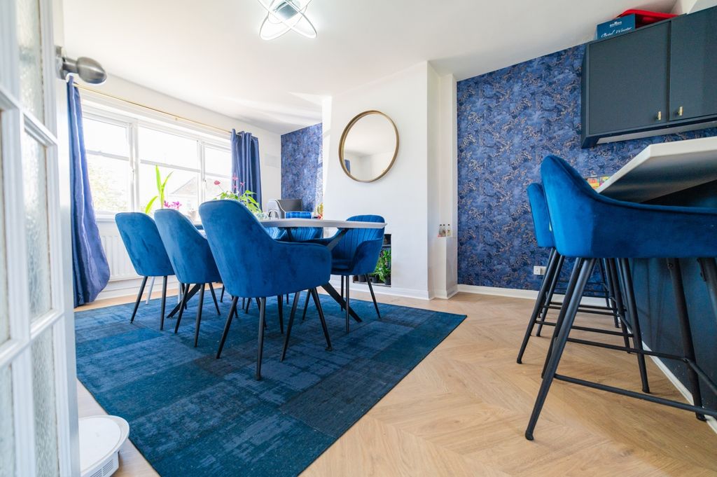 Property photo 3 of 37 Award-Winning Media Team On Every Listing_3