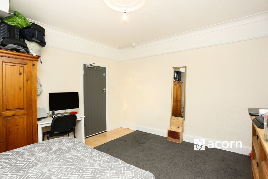 Property photo 3 of 10 Bedroom