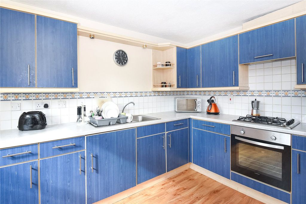 Property photo 2 of 9 Kitchen