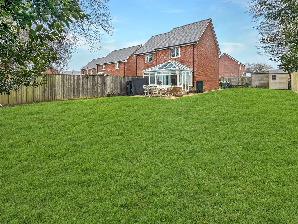 Property photo 1 of 17 Photo 4