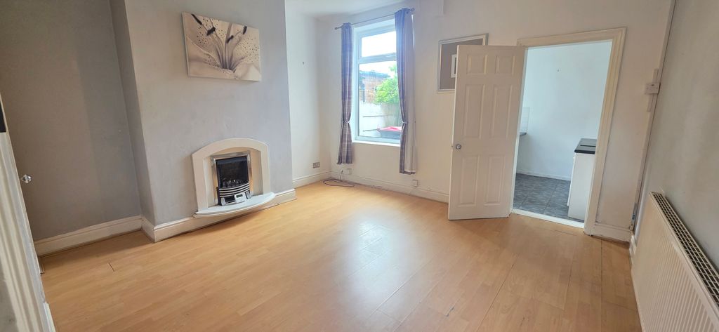Property photo 3 of 22