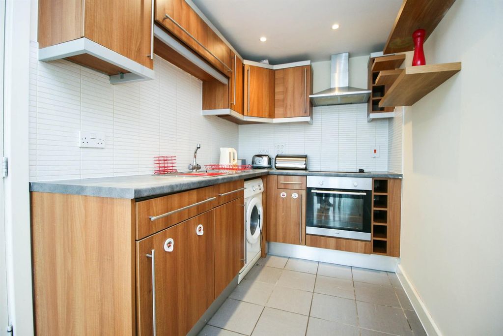 Property photo 2 of 9