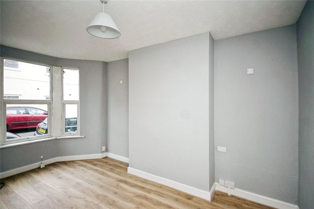 Property photo 3 of 17 Picture No. 28