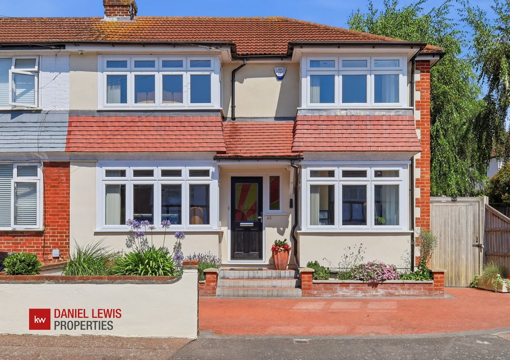 Property photo 1 of 29