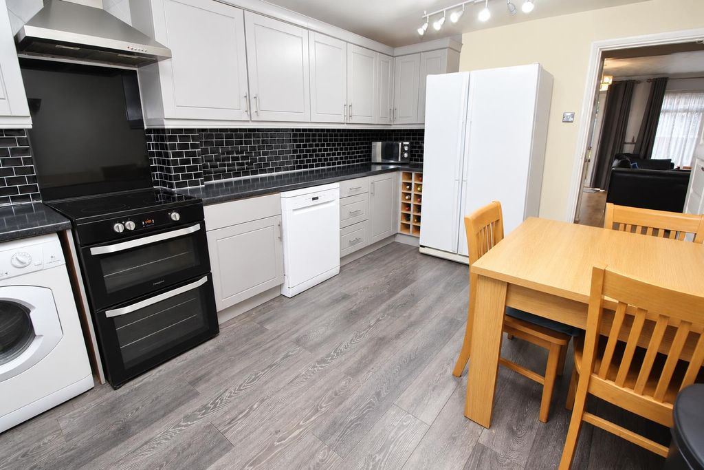 Property photo 2 of 15 Kitchen