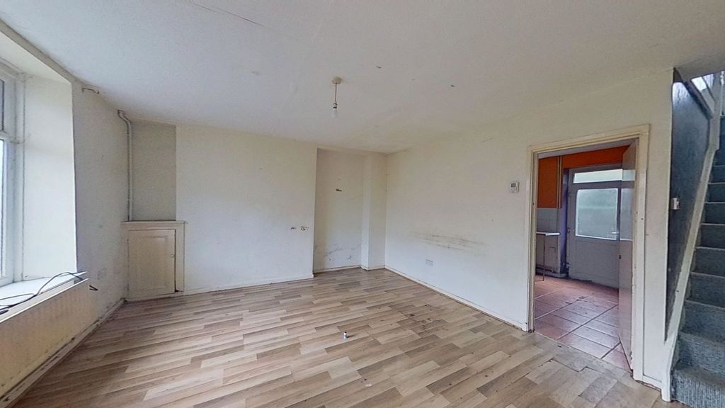 Property photo 1 of 3