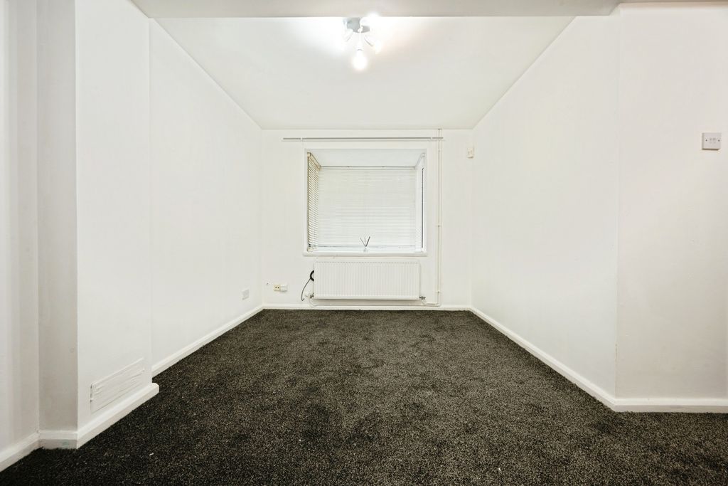 Property photo 3 of 15 Pbox-Img.Jpg