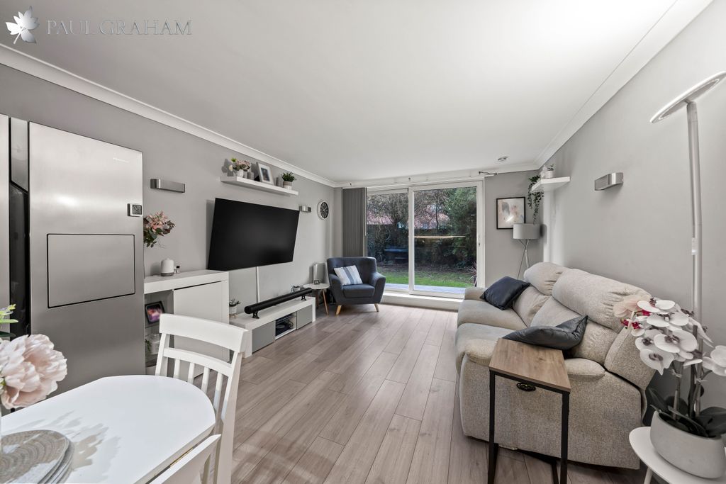 Property photo 3 of 12 Dsc04001