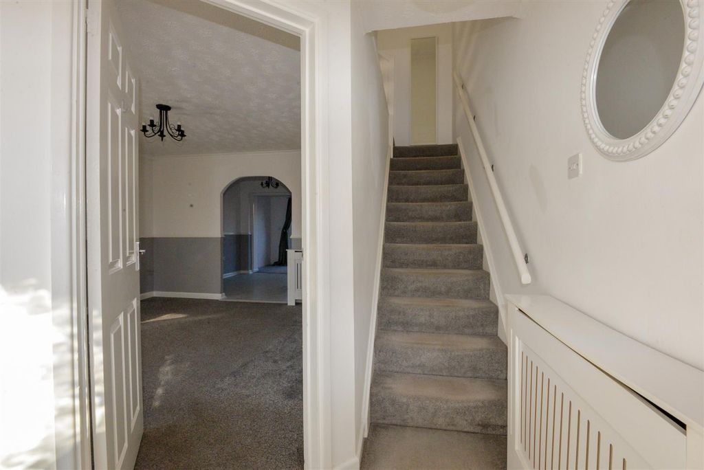 Property photo 2 of 14 Hall 1.Jpg