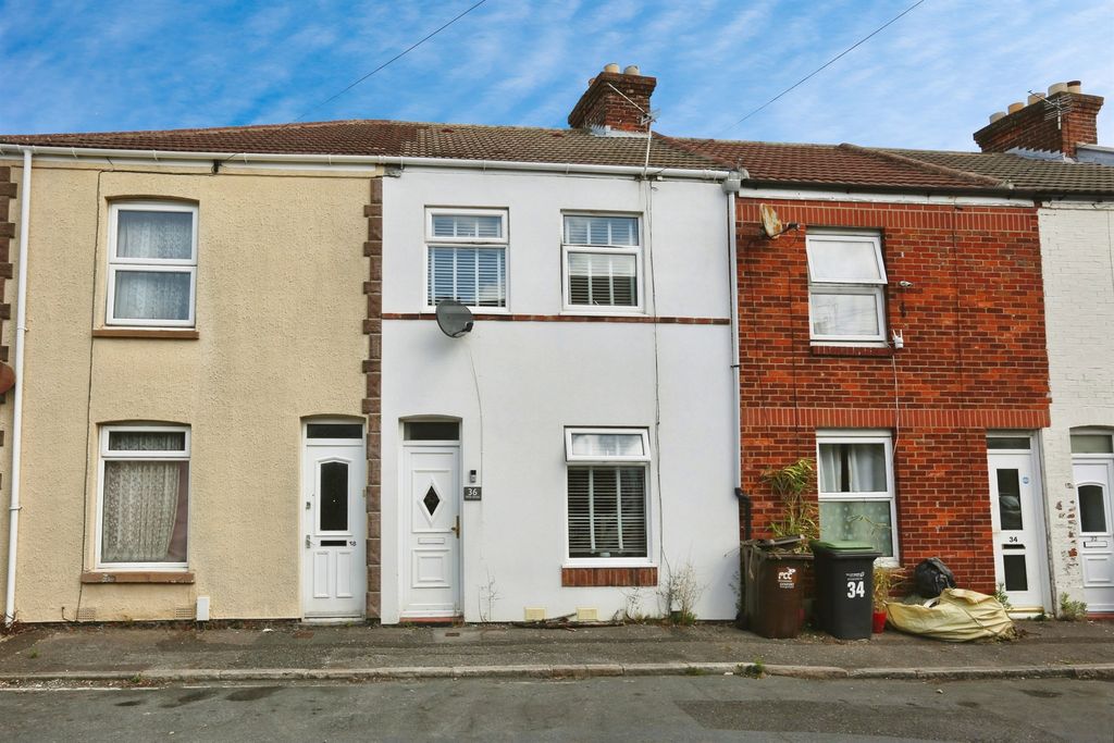 Property photo 2 of 9
