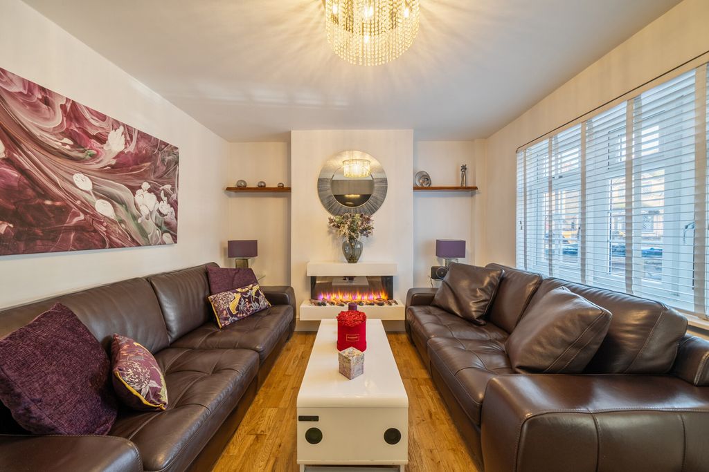 Property photo 2 of 20 1405605-1-697c825...