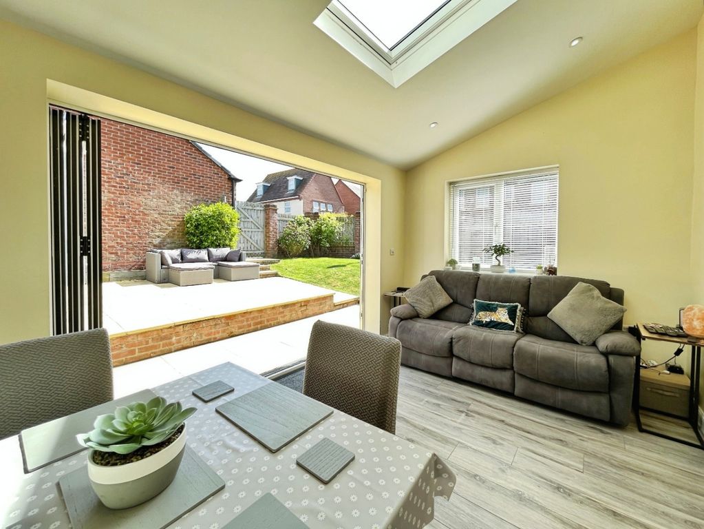 Property photo 3 of 28 4143037
