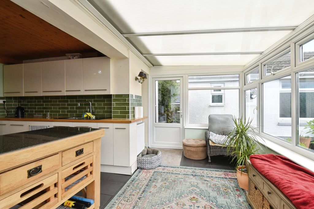 Property photo 3 of 28 Pbox-Img.Jpg