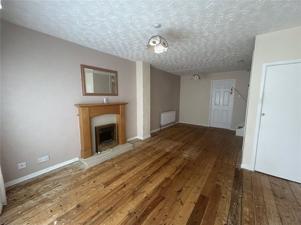 Property photo 3 of 9 Picture No. 04