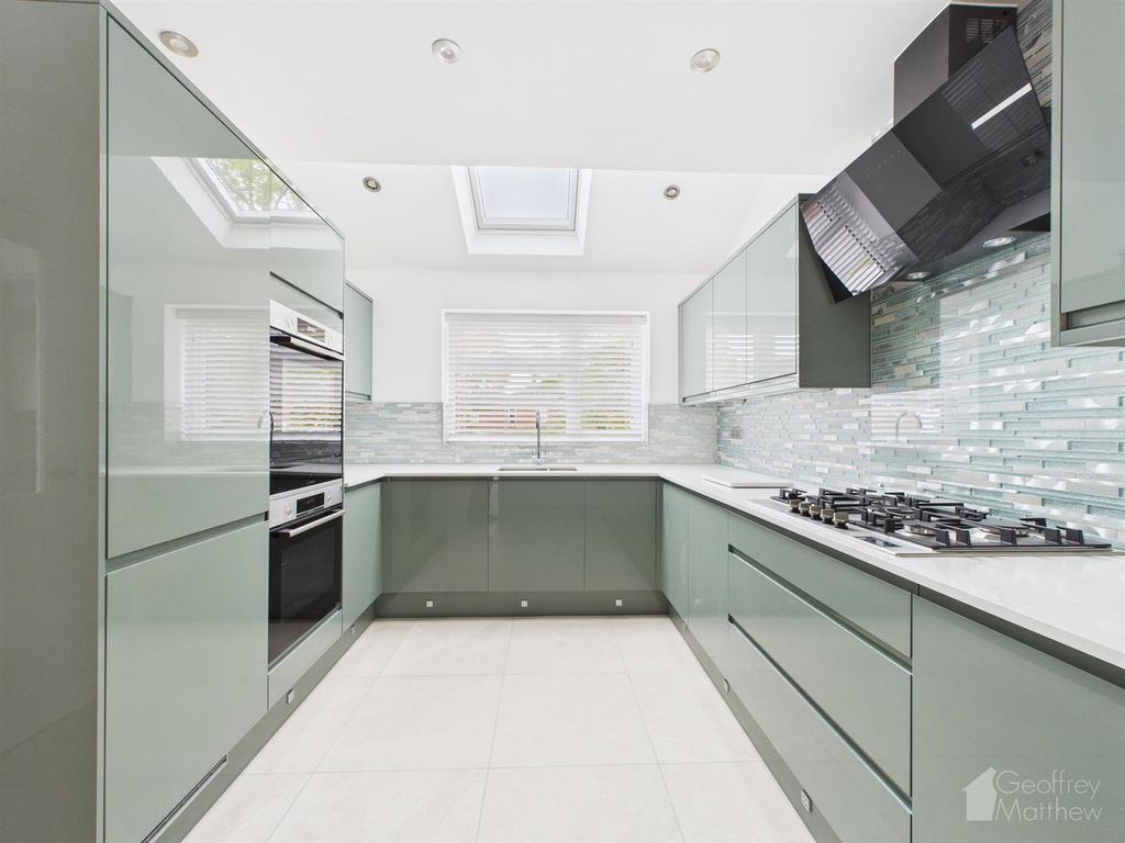 Property photo 2 of 26 Cam02365G0-Pr0371-Still010.Jpg