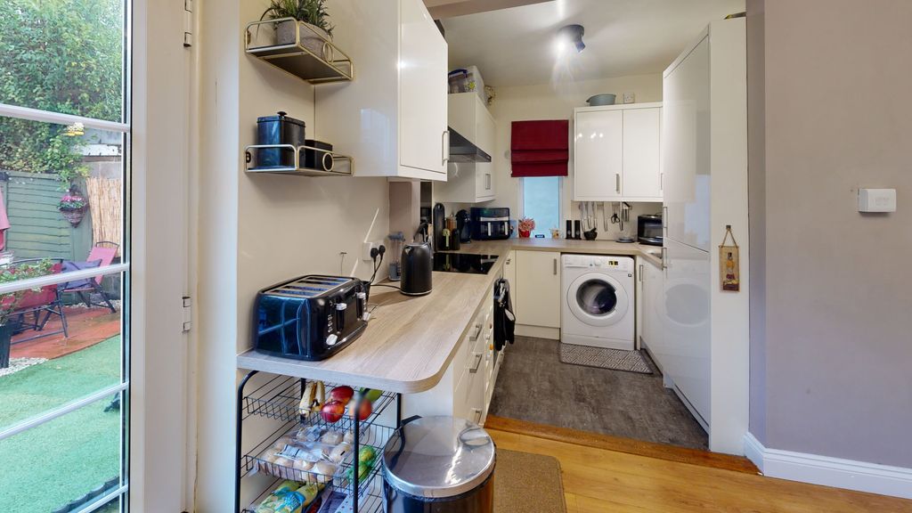 Property photo 3 of 12