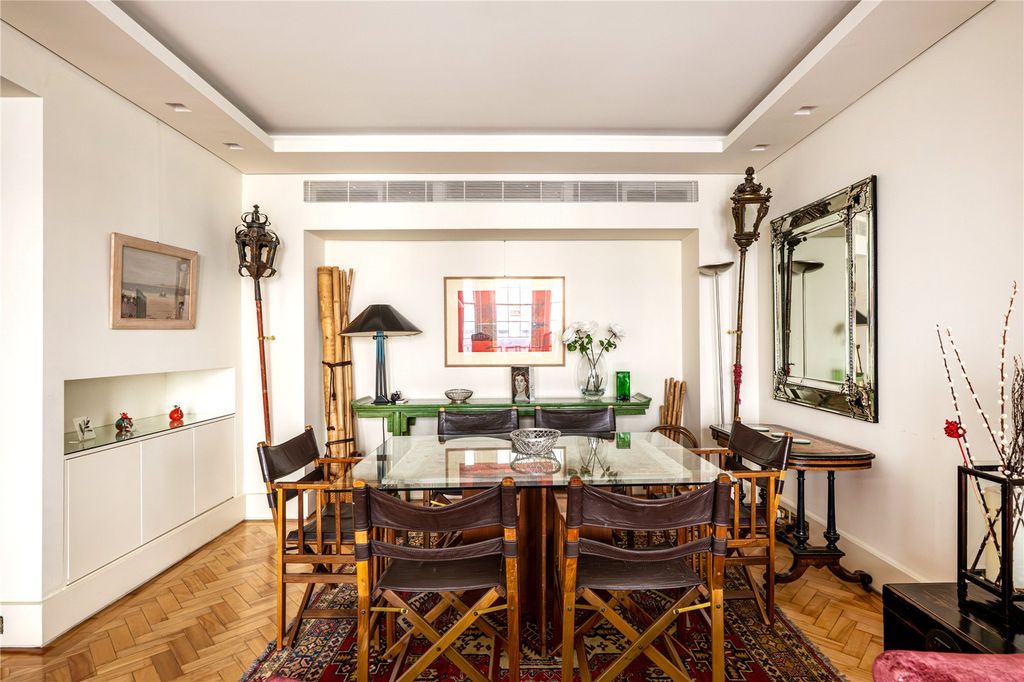 Property photo 1 of 10 Dining Room