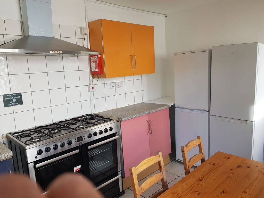 Property photo 2 of 40