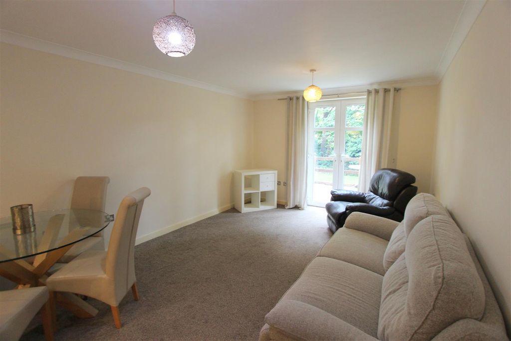 Property photo 2 of 8 Living/Dining Room