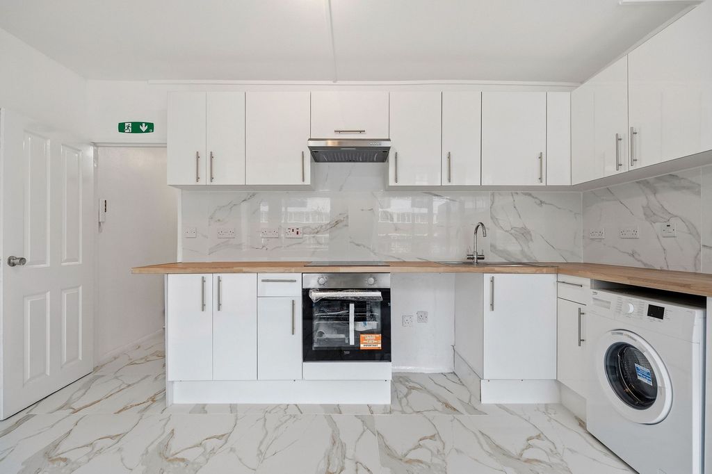 Property photo 2 of 13 Kitchen