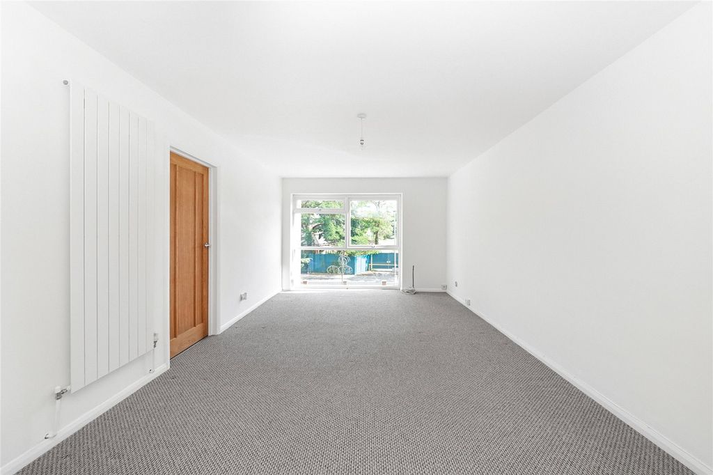 Property photo 3 of 15 Picture No. 01
