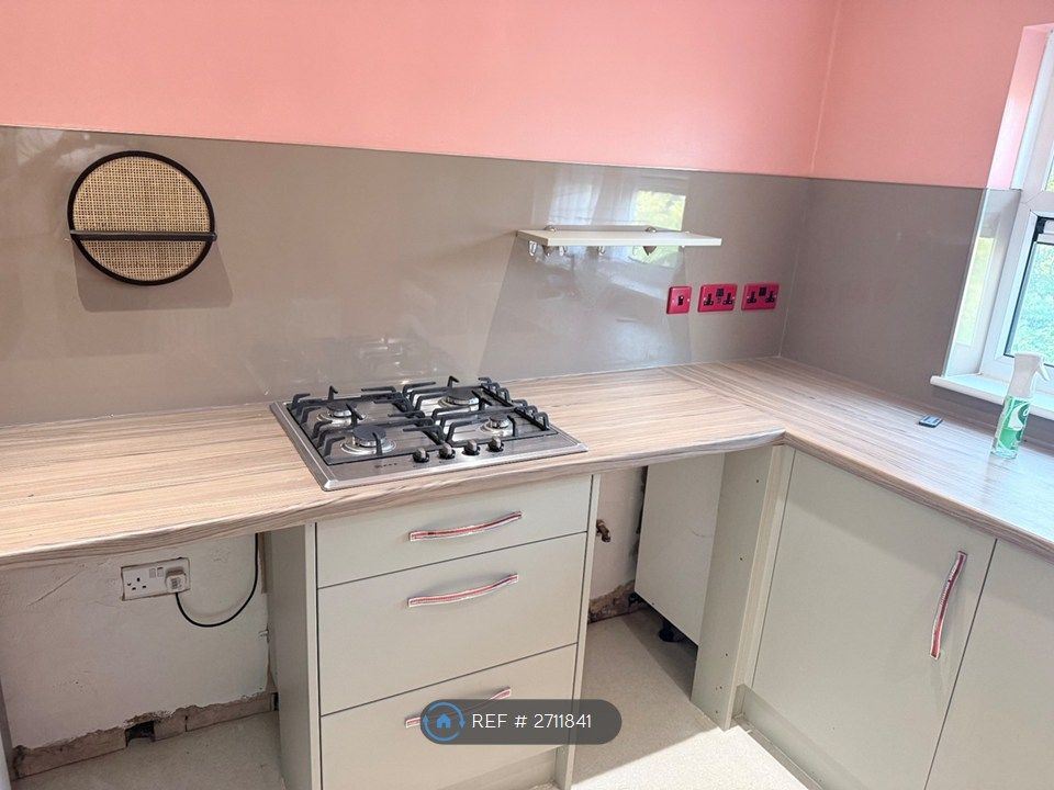 Property photo 1 of 6 Kitchen